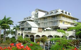 Hotel Saint John Perse